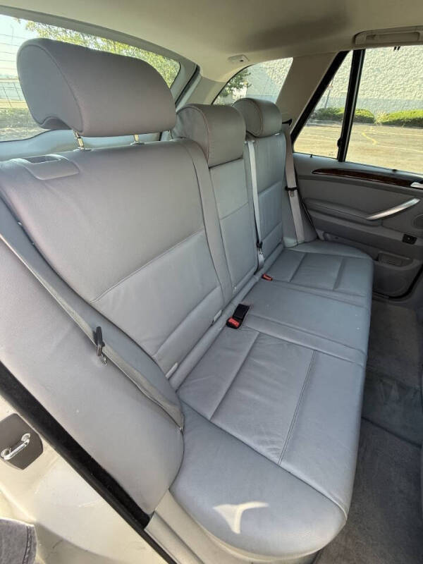 2003 BMW X5 3.0i