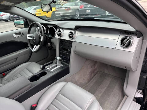 2006 Ford Mustang GT Deluxe