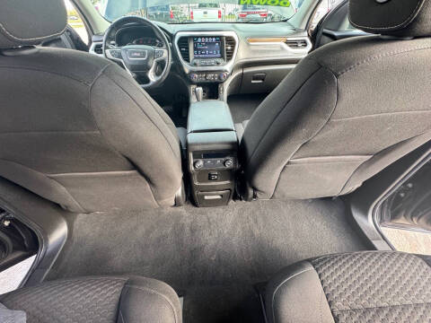 2017 GMC Acadia SLE-2