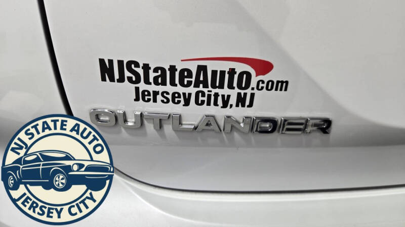 2022 Mitsubishi Outlander SE Launch Edition