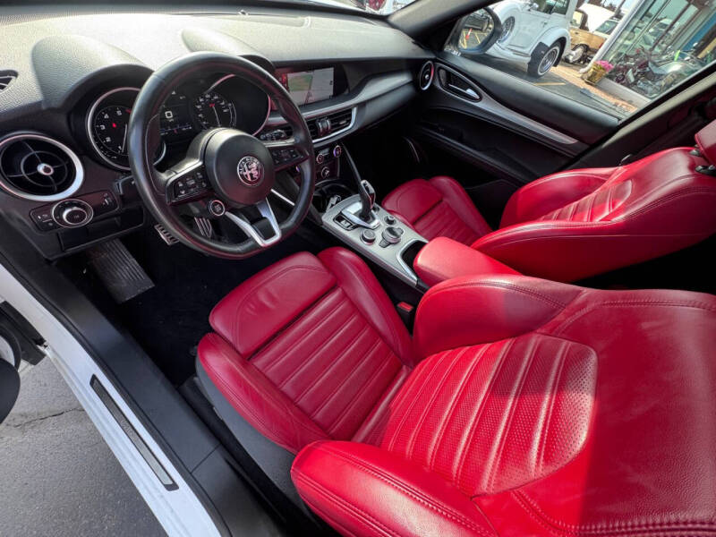 2023 Alfa Romeo Stelvio Veloce