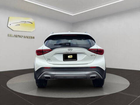 2019 Infiniti QX30 Essential