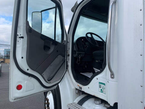 2012 Freightliner M2 106