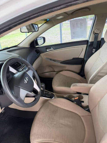 2016 Hyundai Accent SE