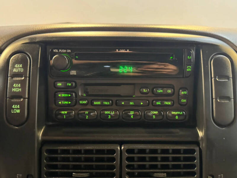2002 Ford Explorer XLS