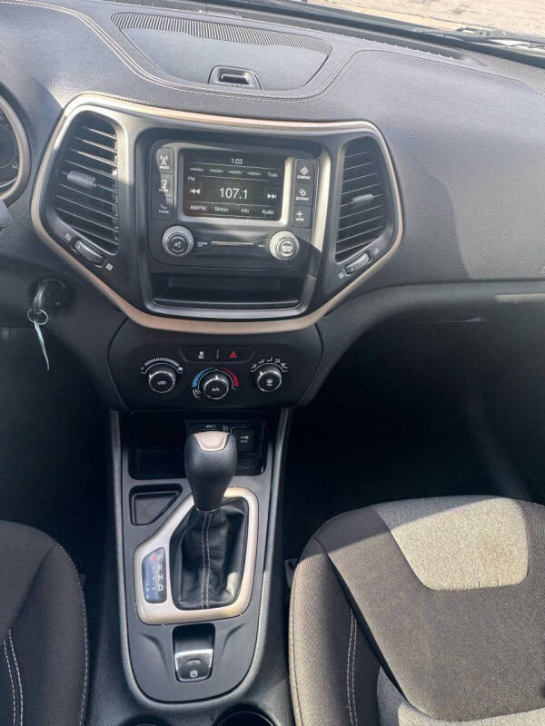 2015 Jeep Cherokee Sport