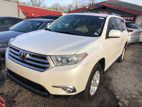 2011 Toyota Highlander for sale at Best Deal Motors in Saint Charles MO