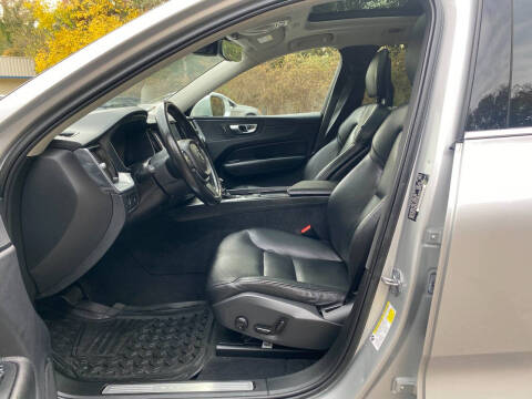 2018 Volvo XC60 T5 Momentum