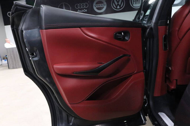 2021 Aston Martin DBX