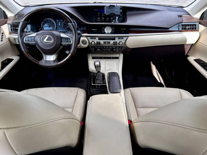 2017 Lexus ES 350
