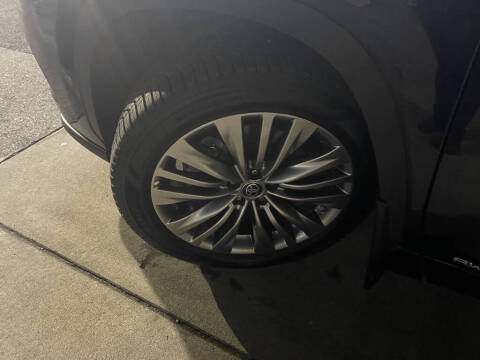 2021 Toyota Highlander Hybrid Platinum