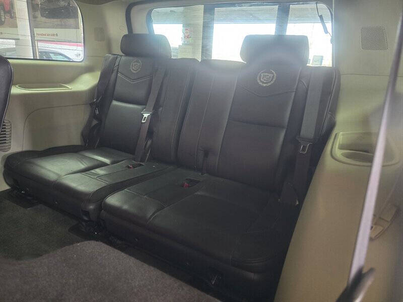 2012 Cadillac Escalade Platinum Edition