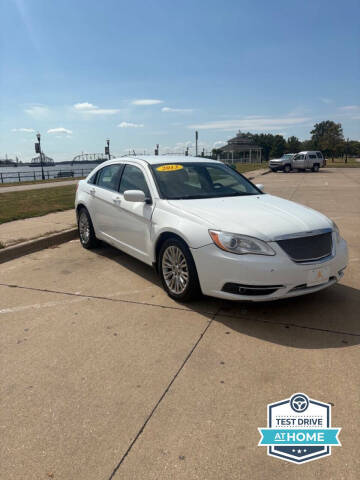2013 Chrysler 200 LX