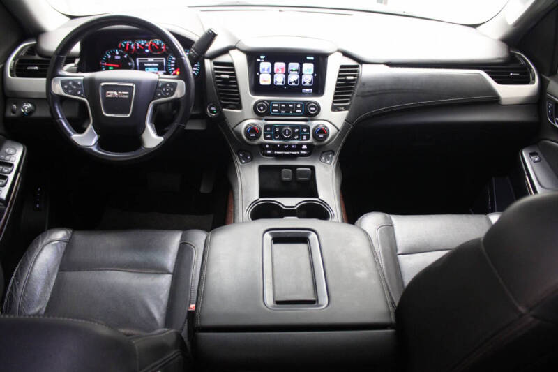 Used 2018 GMC Yukon XL SLT with VIN 1GKS1GKC6JR305638 for sale in Natchez, MS