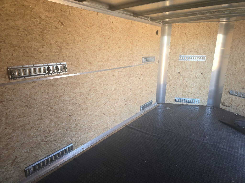 2022 H & H ENCLOSED 28 FEET 22