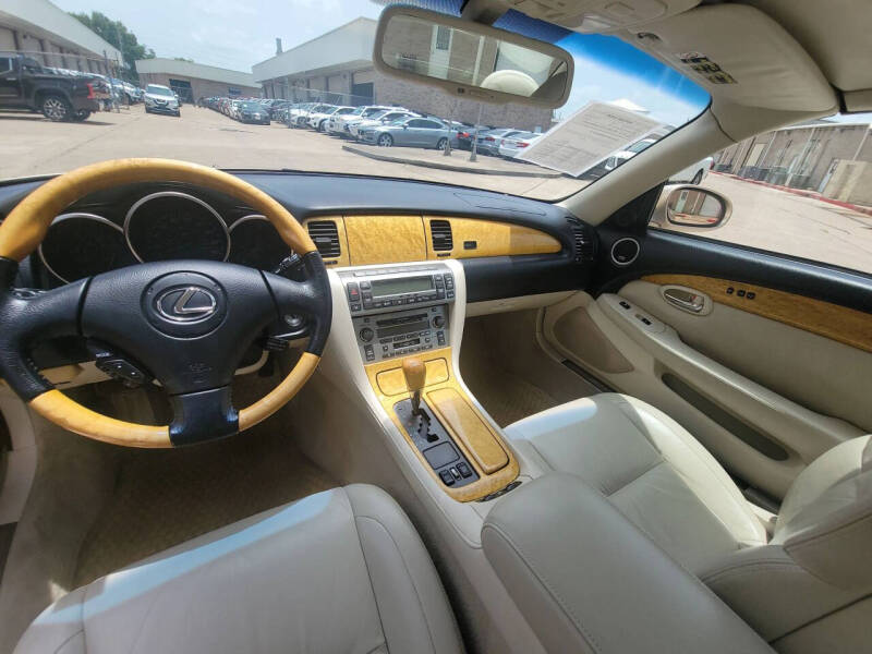 2004 Lexus SC 430