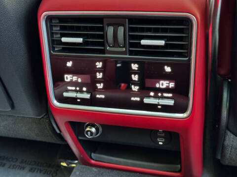 2022 Porsche Cayenne Turbo S E-Hybrid