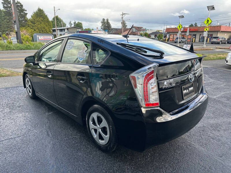 2012 Toyota Prius Two
