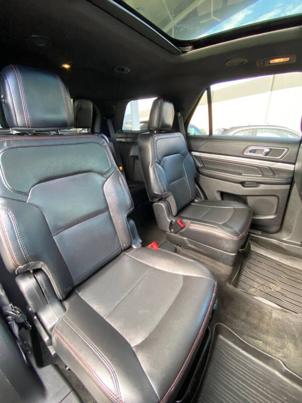2017 Ford Explorer Sport