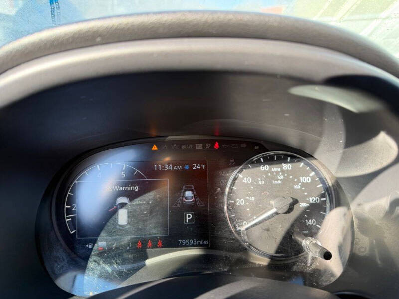 2022 Nissan Kicks SV