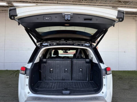 2022 Nissan Pathfinder Platinum