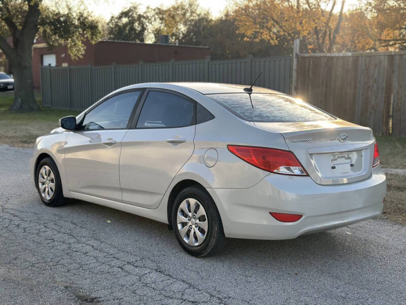 2016 Hyundai Accent SE