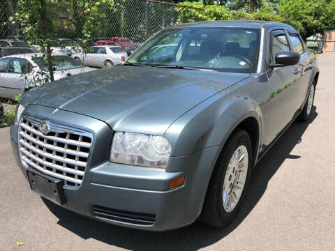 2006 Chrysler 300 for sale at MAGIC AUTO SALES in Little Ferry NJ