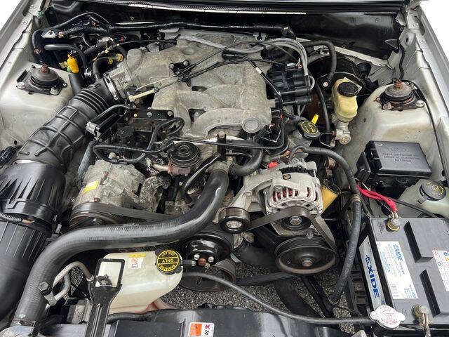 2004 Ford Mustang Deluxe