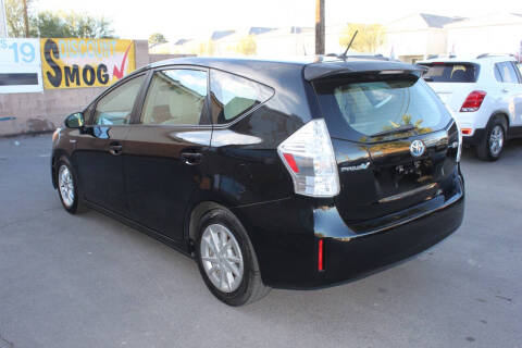 2012 Toyota Prius v Two
