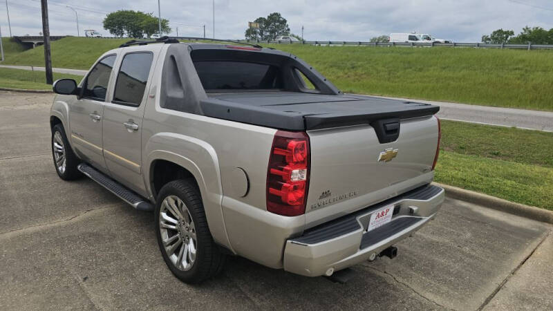 2007 Chevrolet Avalanche LT photo 7