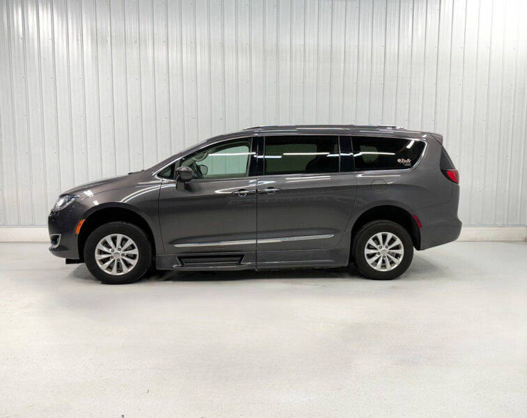2019 Chrysler Pacifica Touring L