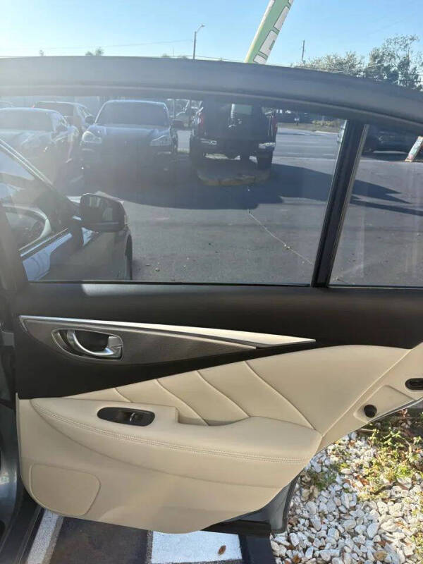 2015 Infiniti Q50 Premium