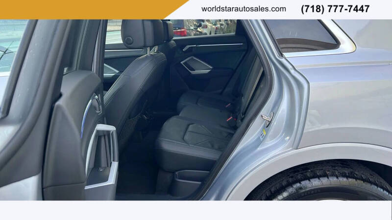 2022 Audi Q3 quattro Premium Plus 40 TFSI