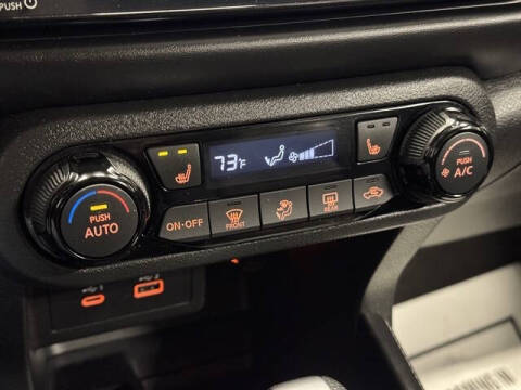 2022 Nissan Kicks SR