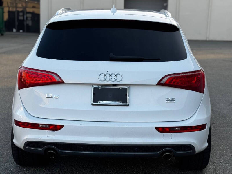 2012 Audi Q5 3.2 quattro Premium Plus