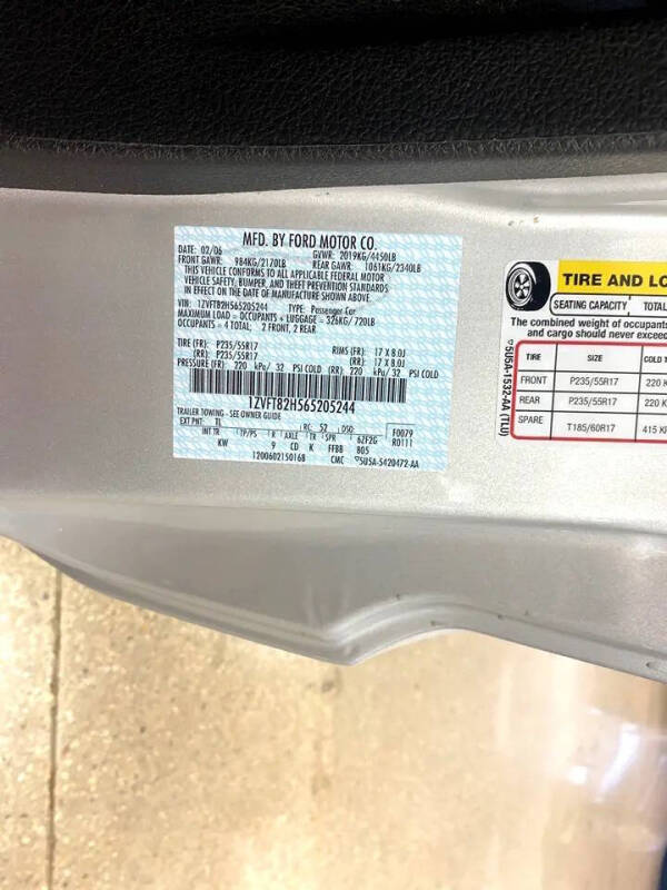 2006 Ford Mustang GT Deluxe