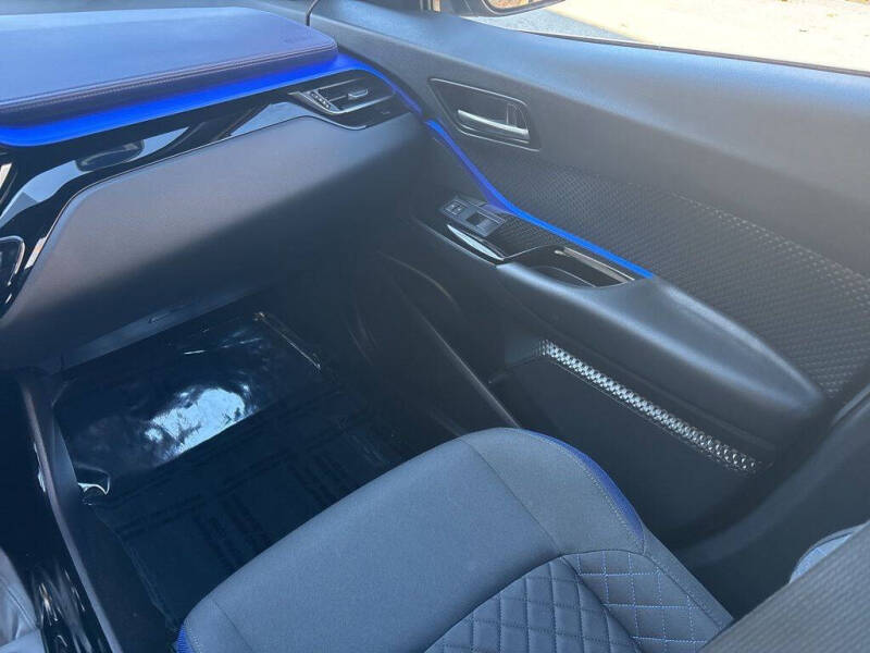 2021 Toyota C-HR XLE