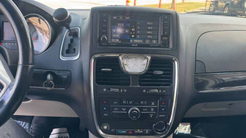 2014 Chrysler Town and Country Touring