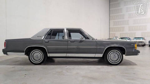 1988 Ford Crown Victoria