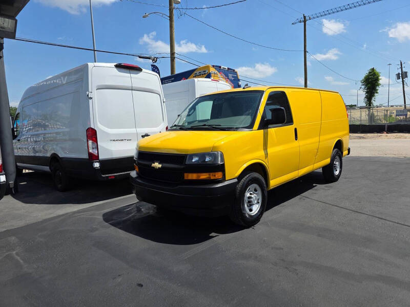 2022 Chevrolet Express 2500