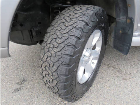 2004 Toyota Sequoia SR5