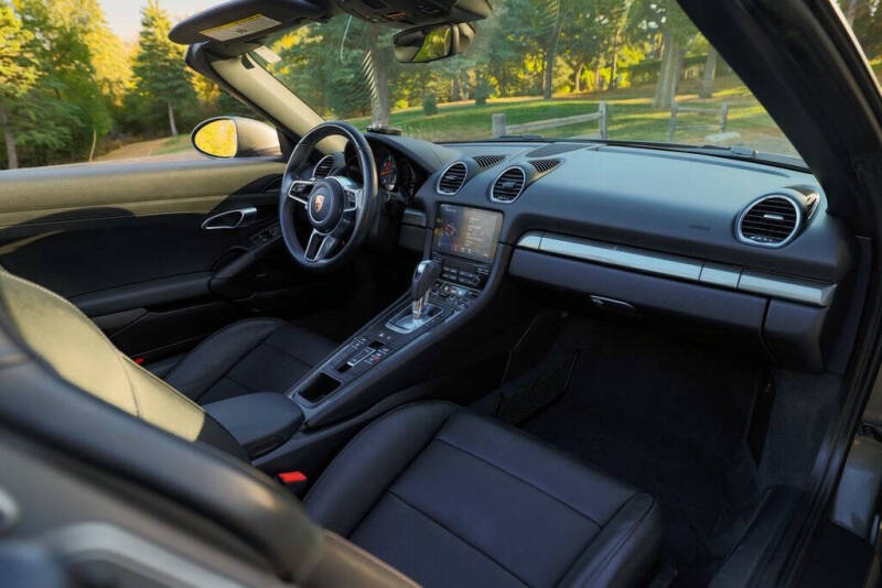 2021 Porsche 718 Boxster