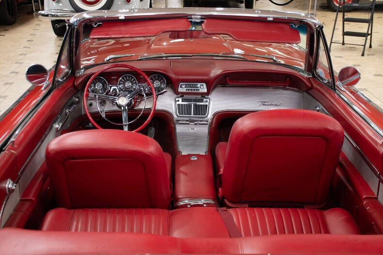 1962 Ford Thunderbird