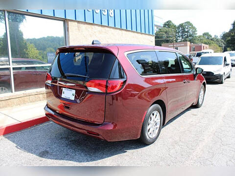 2021 Chrysler Voyager LX