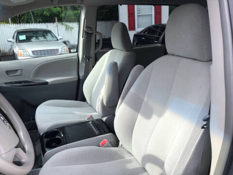 2012 Toyota Sienna