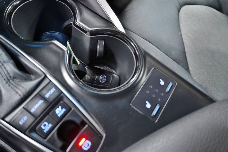 2018 Toyota Camry Hybrid LE