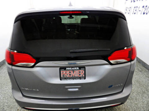 2017 Chrysler Pacifica Hybrid Touring Plus