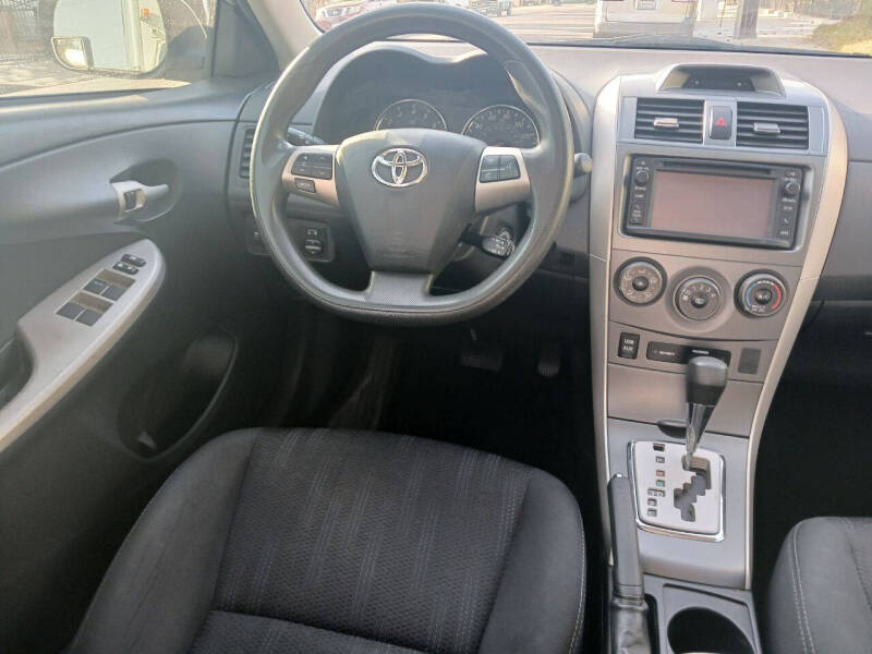 2013 Toyota Corolla S photo 10