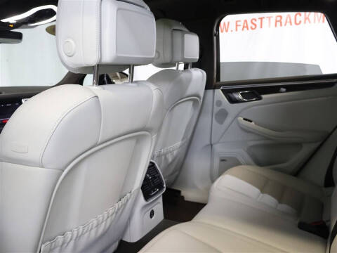 2020 Porsche Macan Turbo