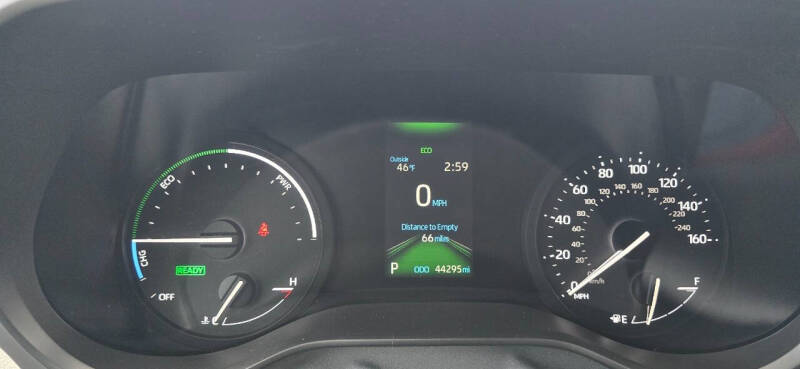 2022 Toyota Sienna LE 8-Passenger